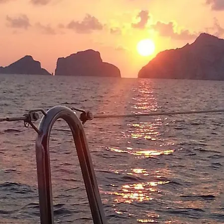 In Barca A Vela Ponza