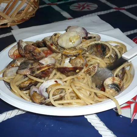 In Barca A Vela Úszó hotel Ponza